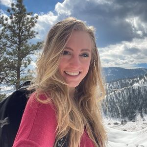 Meet your Posher, Emily